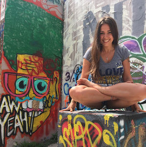 Meet your Posher, Danielle